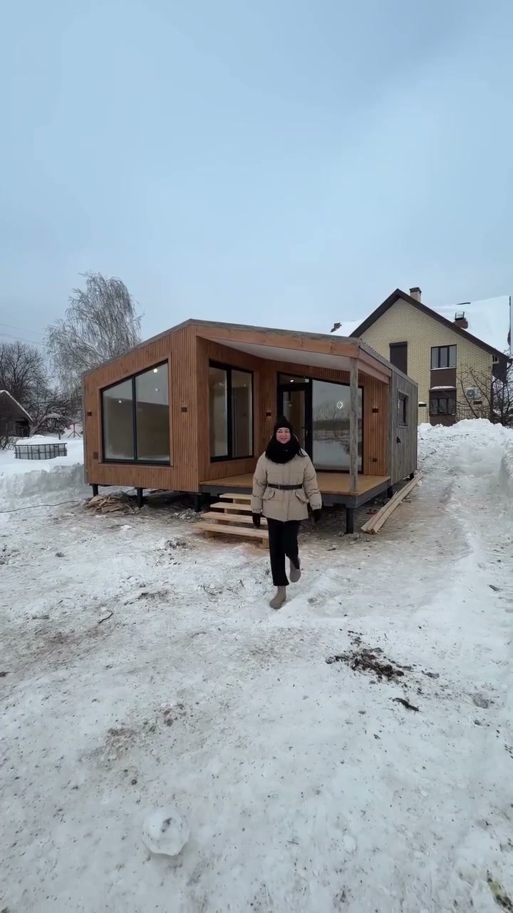 Tour a 36 m² home with an 8 m² terrace